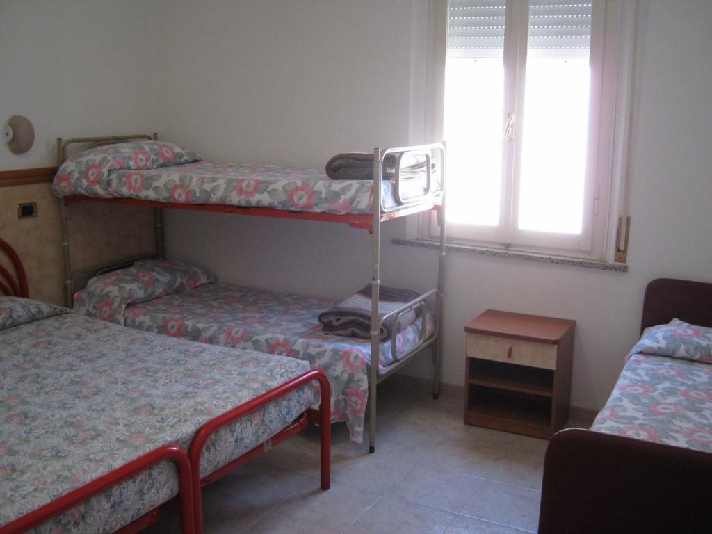 Hotel Parigi Ρίμινι Δωμάτιο φωτογραφία