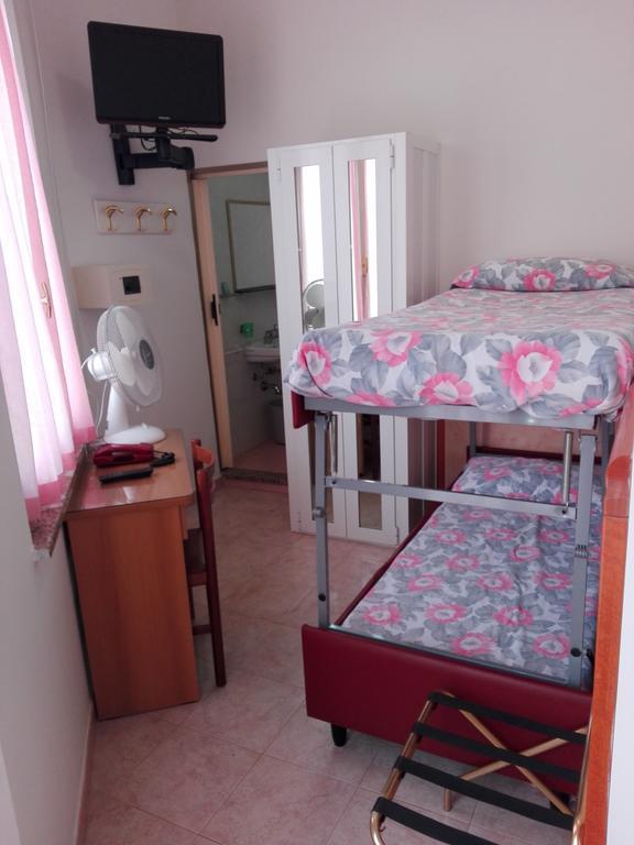 Hotel Parigi Ρίμινι Εξωτερικό φωτογραφία