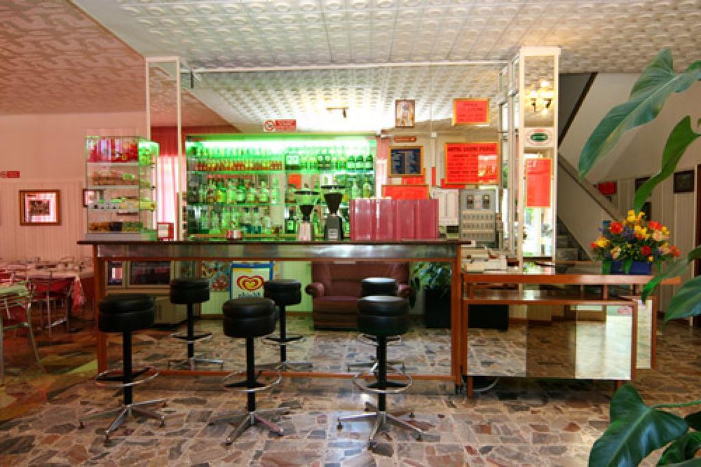 Hotel Parigi Ρίμινι Εξωτερικό φωτογραφία
